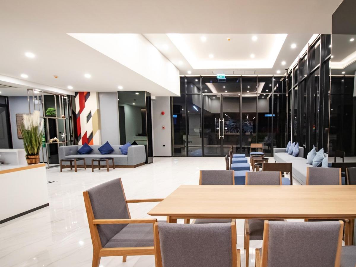 Fortune D Hotel Phitsanulok Buitenkant foto