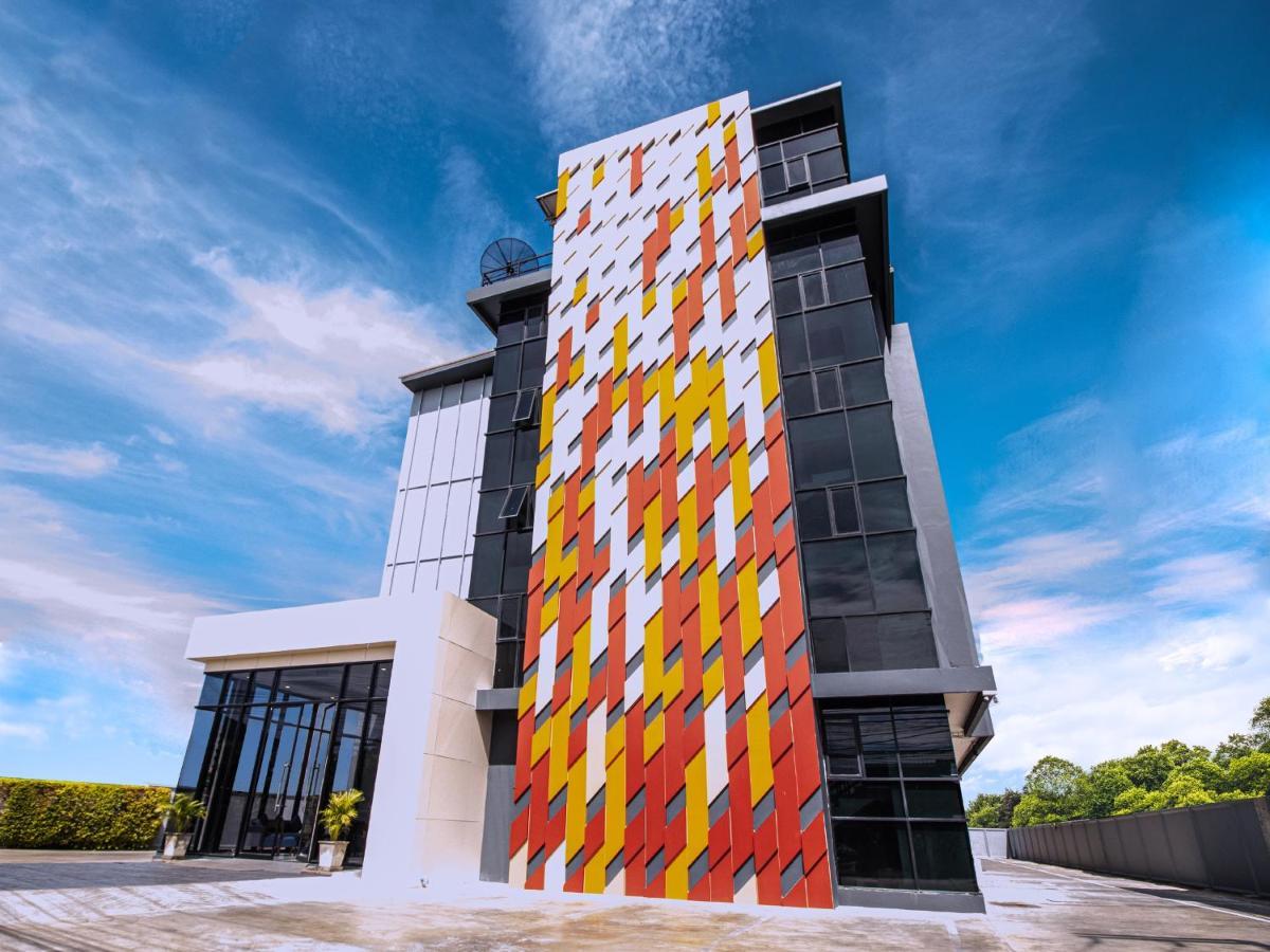 Fortune D Hotel Phitsanulok Buitenkant foto