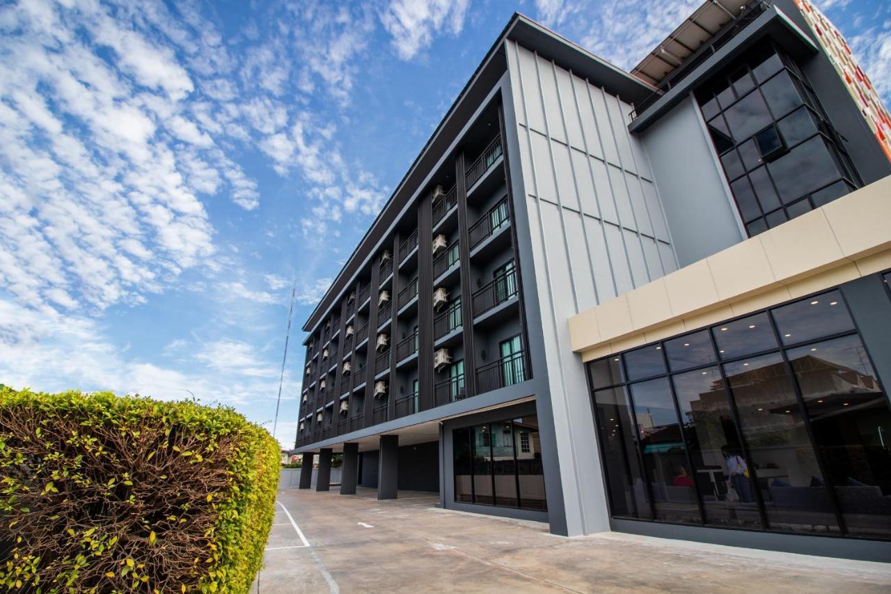 Fortune D Hotel Phitsanulok Buitenkant foto